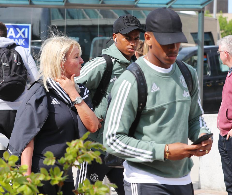 Sao MU rầm rập đổ bộ London đại chiến Chelsea Sao MU rầm rập đổ bộ London đại chiến Chelsea